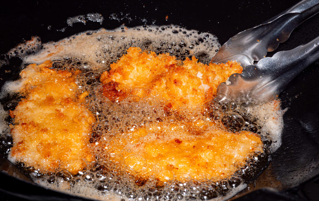 best oil to fry chicken​